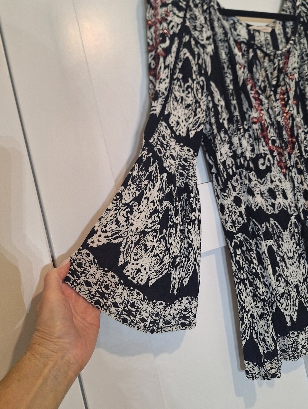 Soft Surroundings Boho Ikat Crinkled Gauzey Tunic Embroidered Sequins Sz Medium - Picture 9 of 13
